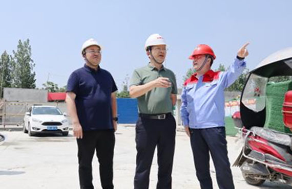 泸天化集团董事长谭光军一行来我司视察工作