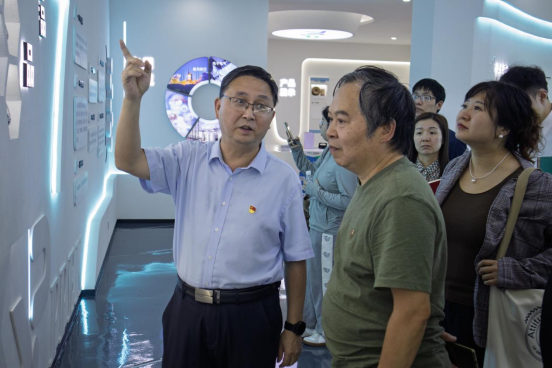 彭州市新材料产业、航空动力产业融合发展圆桌会议嘉宾莅临公司考察