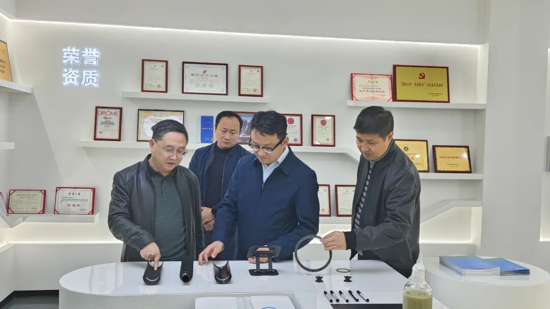 成都产投集团与天顺保利深化资本对接 共绘新材料产业新篇章